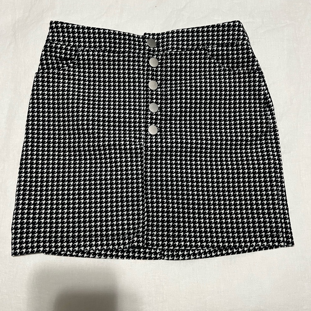 Forever 21 Black and White Buttoned Pencil Skirt